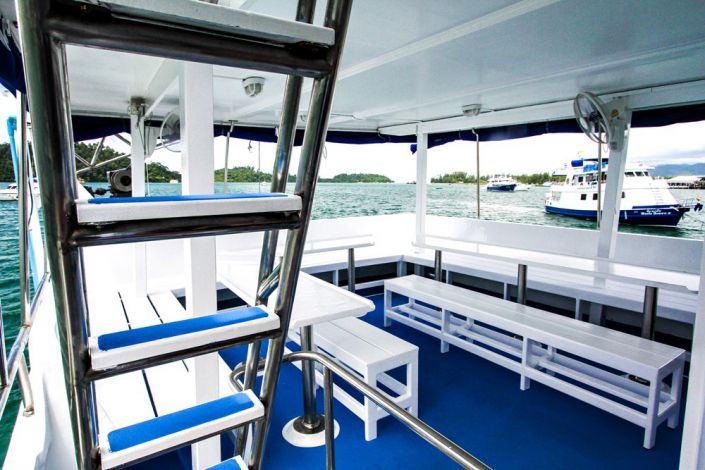 Tauchschiff Manta Queen 7 Essbereich Tauchschiff Manta Queen 7 Essbereich